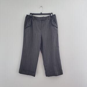 Larry Levine Women's Wide Leg Gray Striped Capri Pants 10